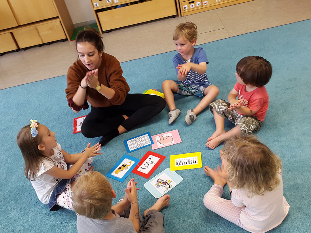 Geschichten hören und gemeinsam erleben - Kinderkrippe Stärnschnuppe