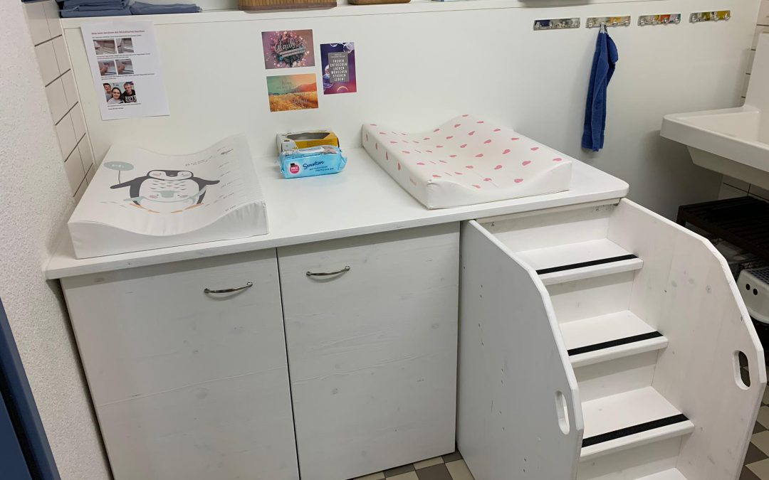 UNSER NEUER WICKELTISCH